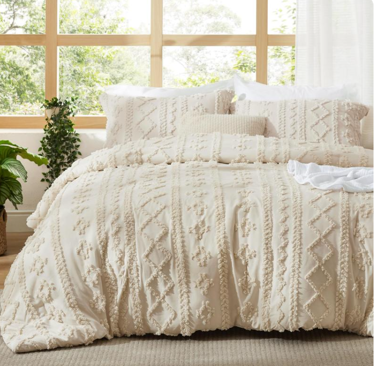 Bohobed Deluxe Tufted Embroidery Conforter Set